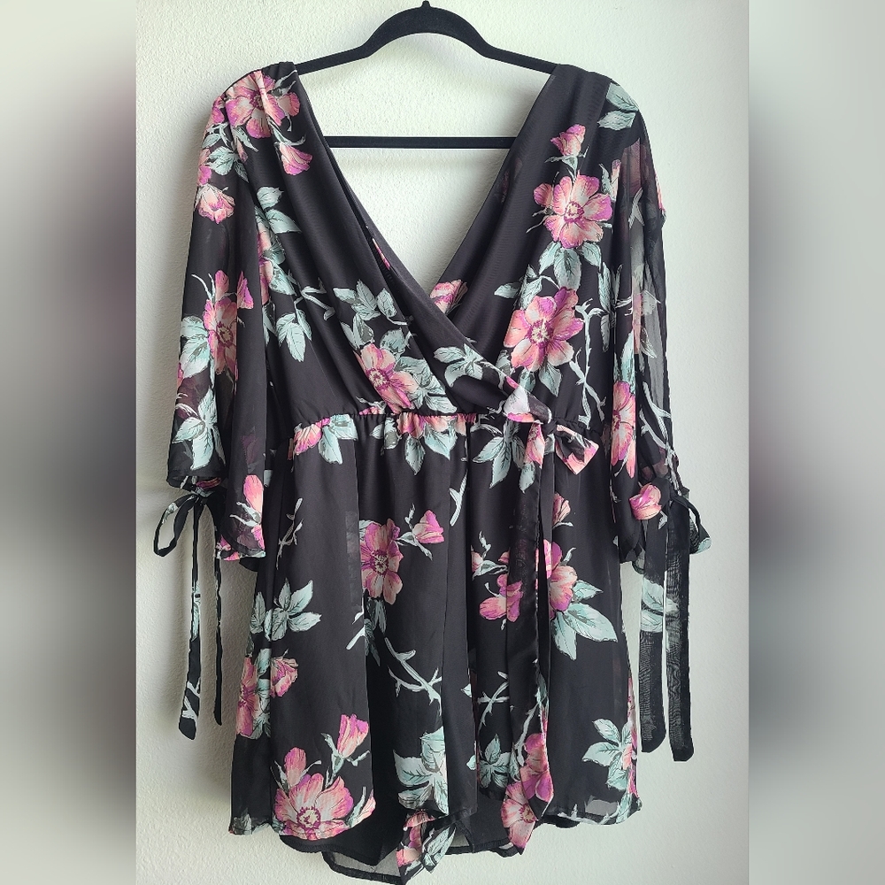 Bailey Blue Women's Black and Pink Floral Romper, Sz L